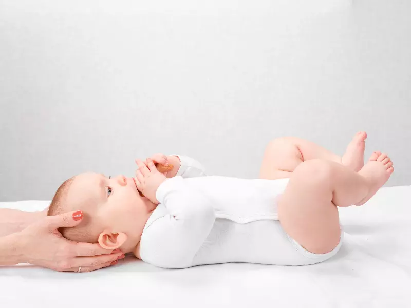 Pediatric Chiropractor For Kids Near Me in West Des Moines, IA. Chiropractic Care For Newborn Babies.